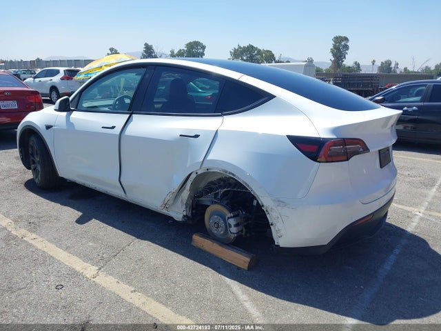 2022 TESLA MODEL Y 7SAYGDEE3NF545146 Photo 2