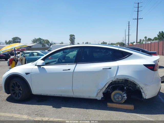 2022 TESLA MODEL Y 7SAYGDEE3NF545146 Photo 5