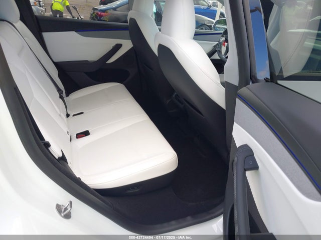 2026 TESLA MODEL Y 7SAYGDEDXTF378062 Photo 7