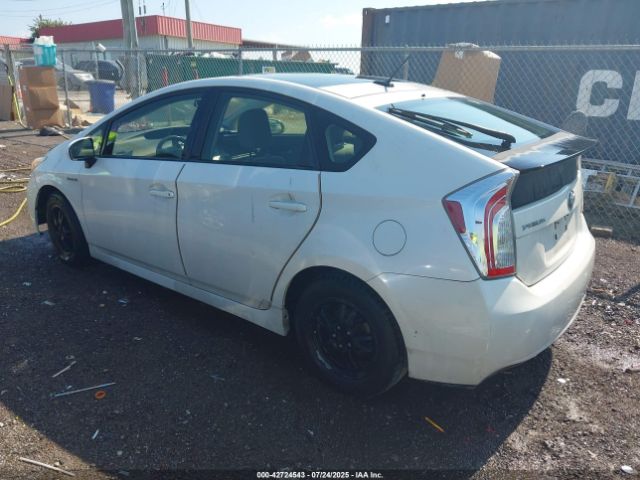 2013 TOYOTA PRIUS JTDKN3DU2D5633763 Photo 2