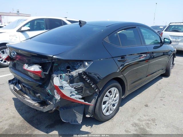 Hyundai Elantra 2017 5NPD74LF4HH081376 Image 4