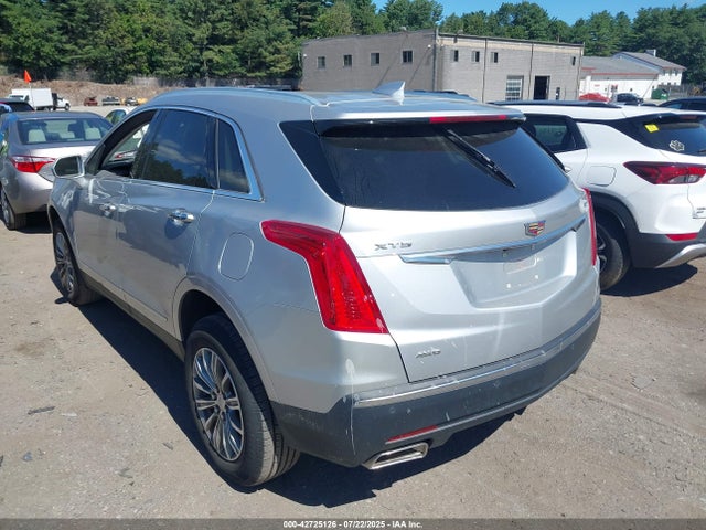 2017 CADILLAC XT5 1GYKNDRS2HZ157892 Photo 2