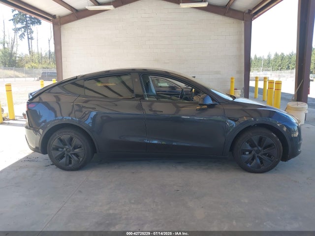 7SAYGDEE4RF119942 Tesla Model Y