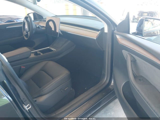 2024 TESLA MODEL Y 7SAYGDEE4RF119942 Photo 4