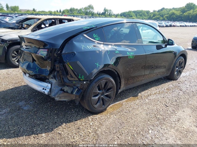 2024 TESLA MODEL Y 7SAYGDED7RF206922 Photo 3