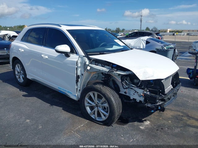2025 AUDI Q3 WA1EECF37S1032090 Photo 0