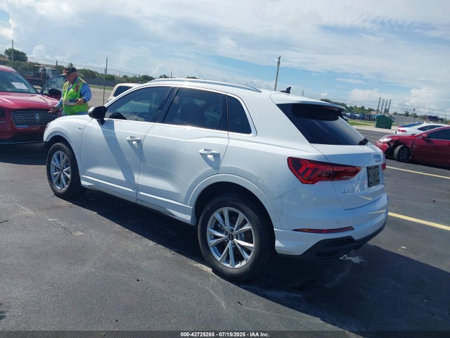 2025 AUDI Q3 WA1EECF37S1032090 Photo 2