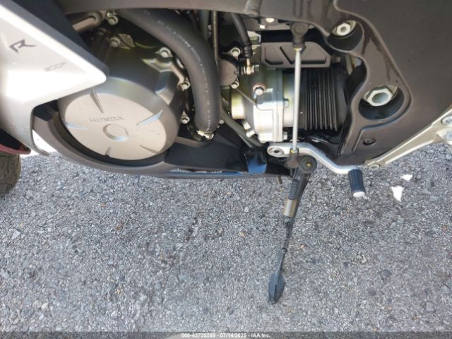 2010 HONDA VFR1200 JH2SC6316AK000976 Photo 8