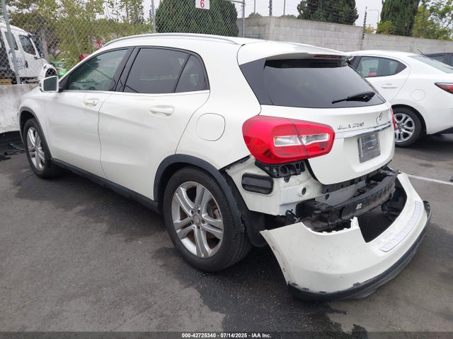 WDCTG4EB3FJ103422 Mercedes-Benz 2015