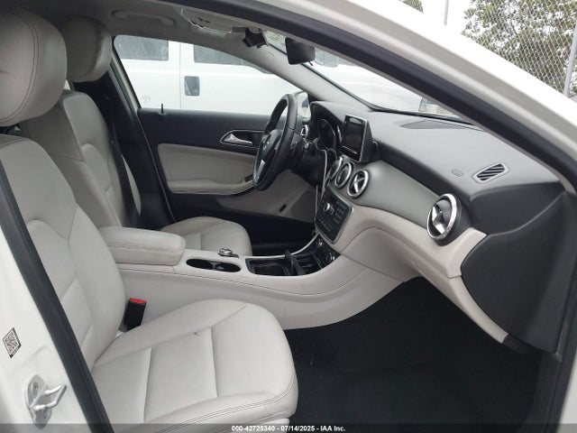 WDCTG4EB3FJ103422 Mercedes-Benz 2015