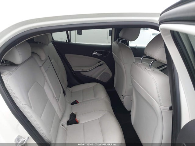 WDCTG4EB3FJ103422 Mercedes-Benz 2015