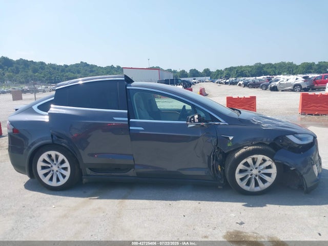 5YJXCDE26JF112232 Tesla MODEL X