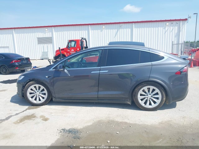 Tesla MODEL X 2018 5YJXCDE26JF112232 Image 15