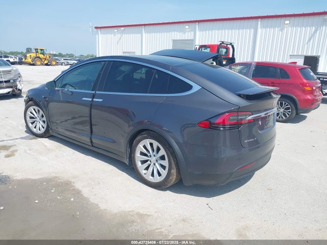 2018 TESLA MODEL X 5YJXCDE26JF112232 Photo 2
