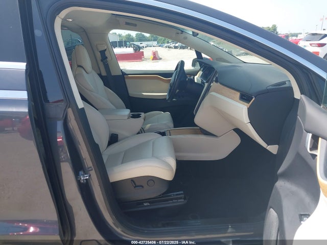 2018 TESLA MODEL X 5YJXCDE26JF112232 Photo 4