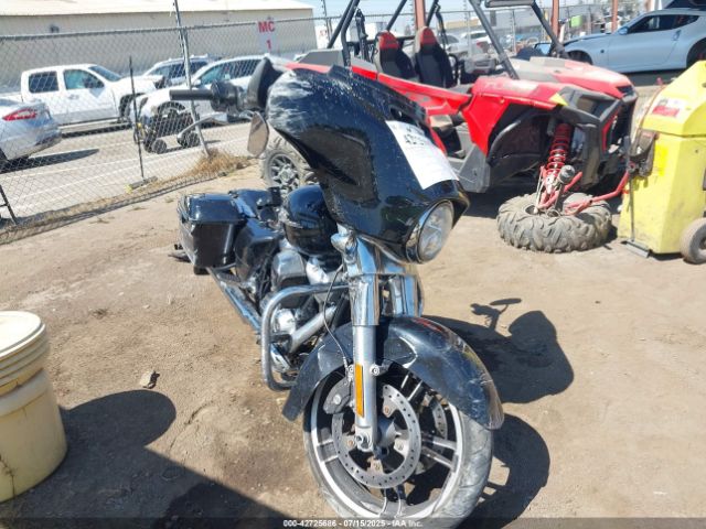 2018 HARLEY-DAVIDSON FLHX 1HD1KBC10JB653091