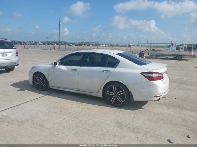 Honda j35y1 2016 1HGCR3F95GA013035 Image 3