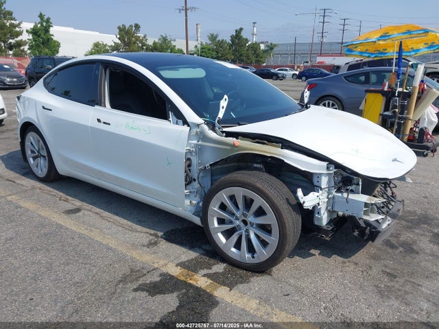 2021 TESLA MODEL 3 5YJ3E1EA8MF936395 Photo 0