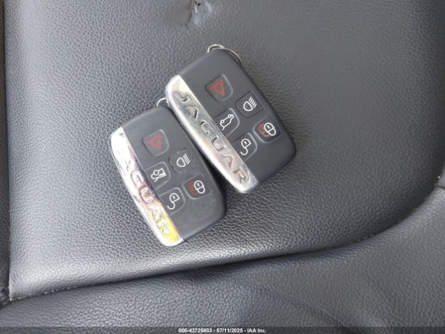 2017 JAGUAR XE SAJAJ4BN0HA956426 Photo 10