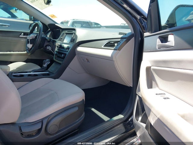 5NPE34AFXHH524990 Hyundai 2017