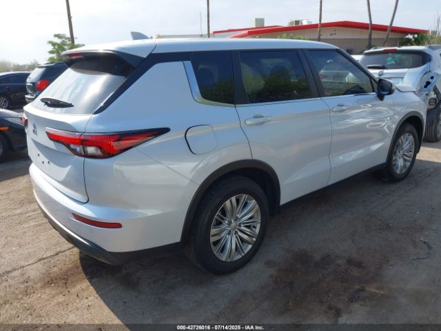 2024 MITSUBISHI OUTLANDER JA4J3UA88RZ090038 Photo 3