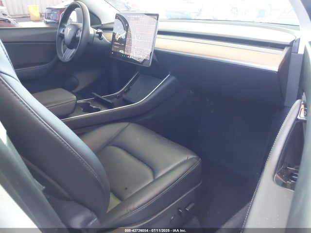 2020 TESLA MODEL Y 5YJYGDEE0LF029773 Photo 4