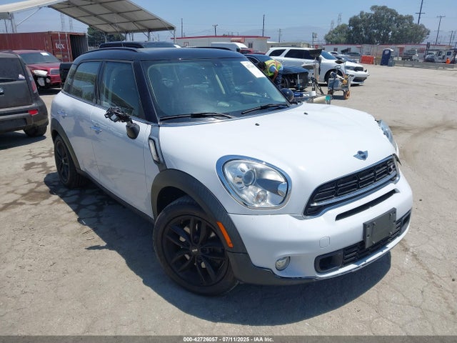 2015 MINI COUNTRYMAN WMWZC3C5XFWT03619 Photo 0
