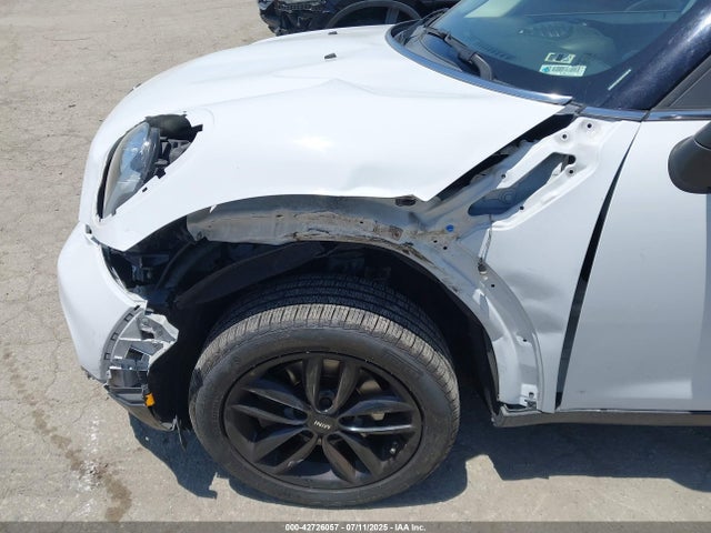 2015 MINI COUNTRYMAN WMWZC3C5XFWT03619 Photo 5