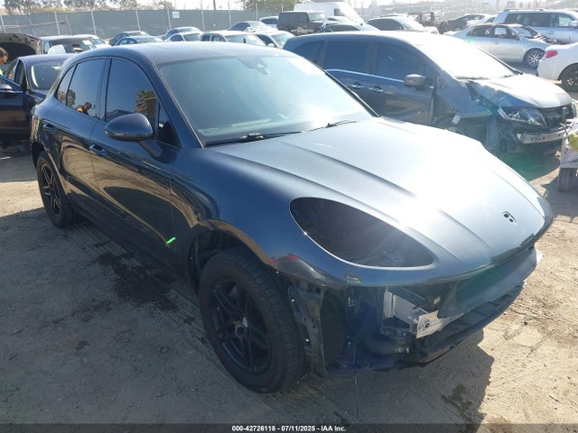 2018 PORSCHE MACAN WP1AA2A53JLB21191 Photo 0