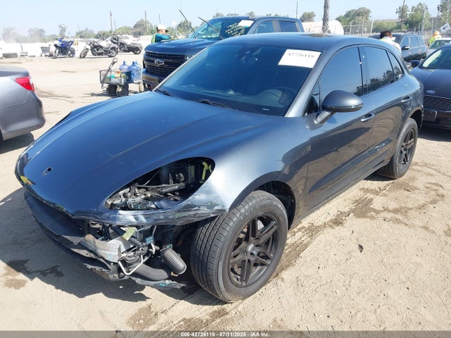 2018 PORSCHE MACAN WP1AA2A53JLB21191 Photo 1