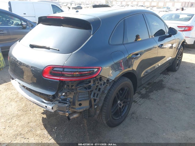 2018 PORSCHE MACAN WP1AA2A53JLB21191 Photo 3
