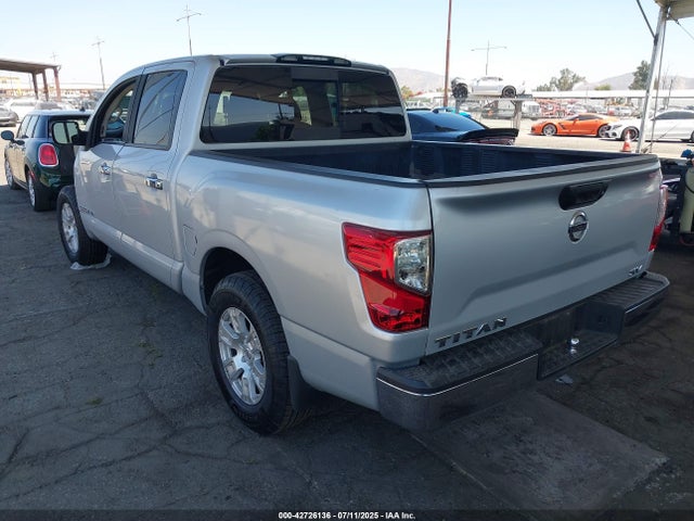 1N6AA1EK0HN554362 Nissan 2017