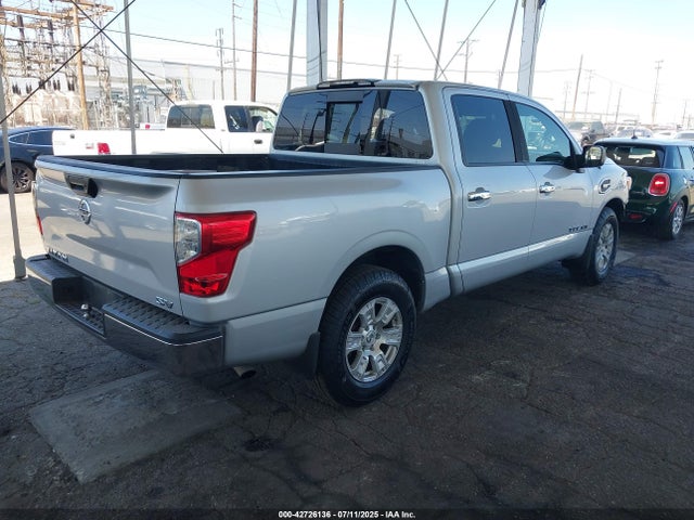 1N6AA1EK0HN554362 Nissan 2017