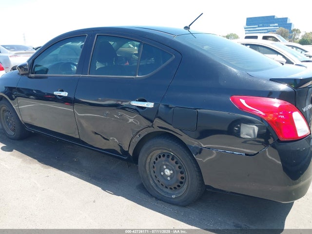 3N1CN7AP0HL872067 Nissan 2017