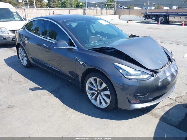 2018 TESLA MODEL 3 5YJ3E1EA0JF009418 Photo 0