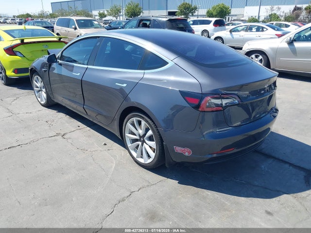 2018 TESLA MODEL 3 5YJ3E1EA0JF009418 Photo 2
