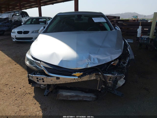 Chevrolet le2 -di: direct injection, vvt: variable valve timing, gen, alum 2018 3G1BE6SM6JS653786 Image 6