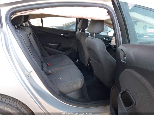 Chevrolet le2 -di: direct injection, vvt: variable valve timing, gen, alum 2018 3G1BE6SM6JS653786 Image 8