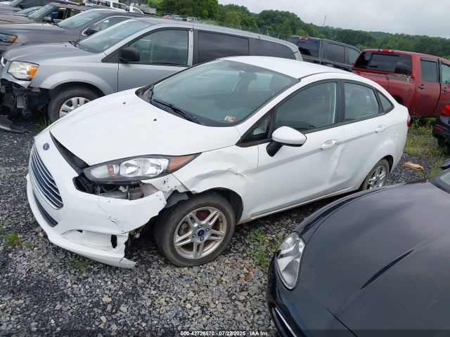 Ford 2019 2019 3FADP4BJ2KM158744 Image 2