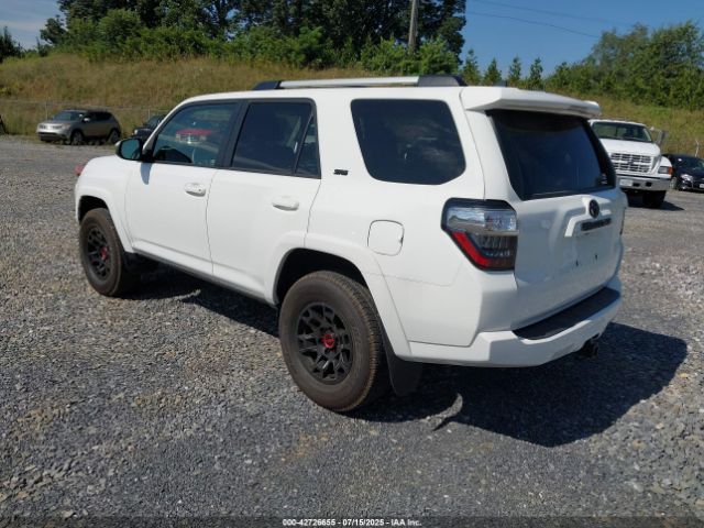 2022 TOYOTA 4RUNNER JTEMU5JR1N6070977 Photo 2