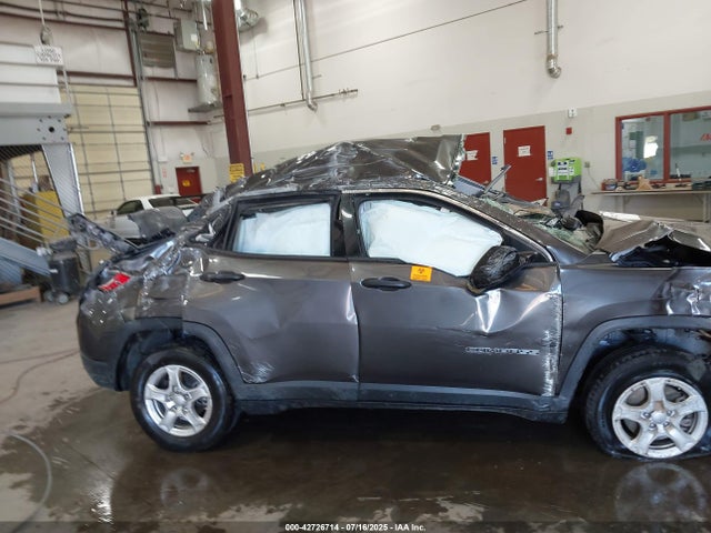 3C4NJDAB6NT205648 Jeep 2022