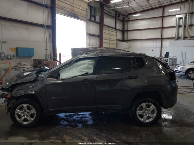 3C4NJDAB6NT205648 Jeep 2022