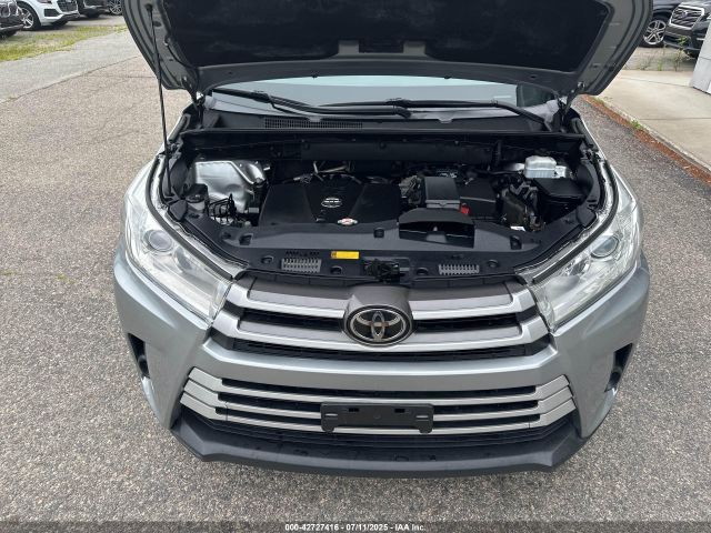 2019 TOYOTA HIGHLANDER 5TDBZRFH9KS945111 Photo 9