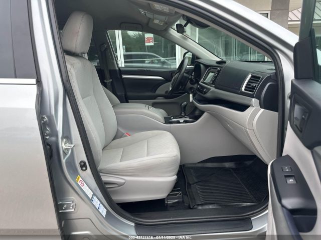 2019 TOYOTA HIGHLANDER 5TDBZRFH9KS945111 Photo 4