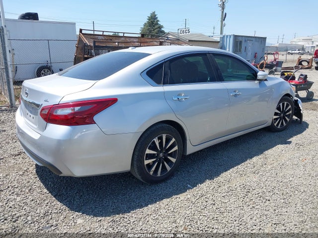 1N4AL3AP7JC243805 Nissan 2018