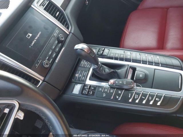 2018 PORSCHE MACAN WP1AG2A56JLB65250 Photo 10