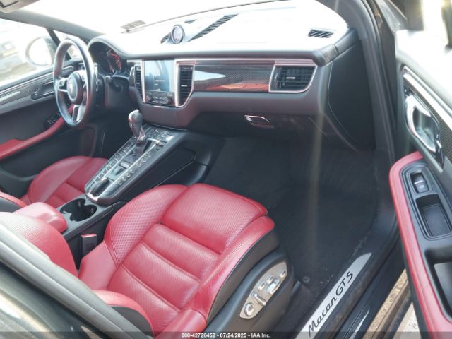 2018 PORSCHE MACAN WP1AG2A56JLB65250 Photo 4