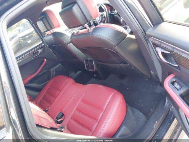 2018 PORSCHE MACAN WP1AG2A56JLB65250 Photo 7