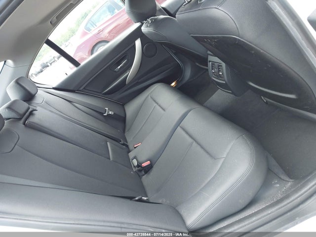 WBA8E5G54GNT41656 BMW 320i