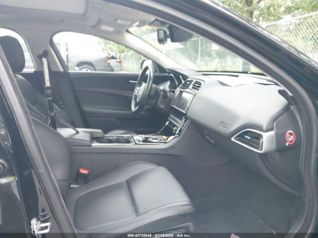 2017 JAGUAR XE SAJAD4BG0HA972053 Photo 4